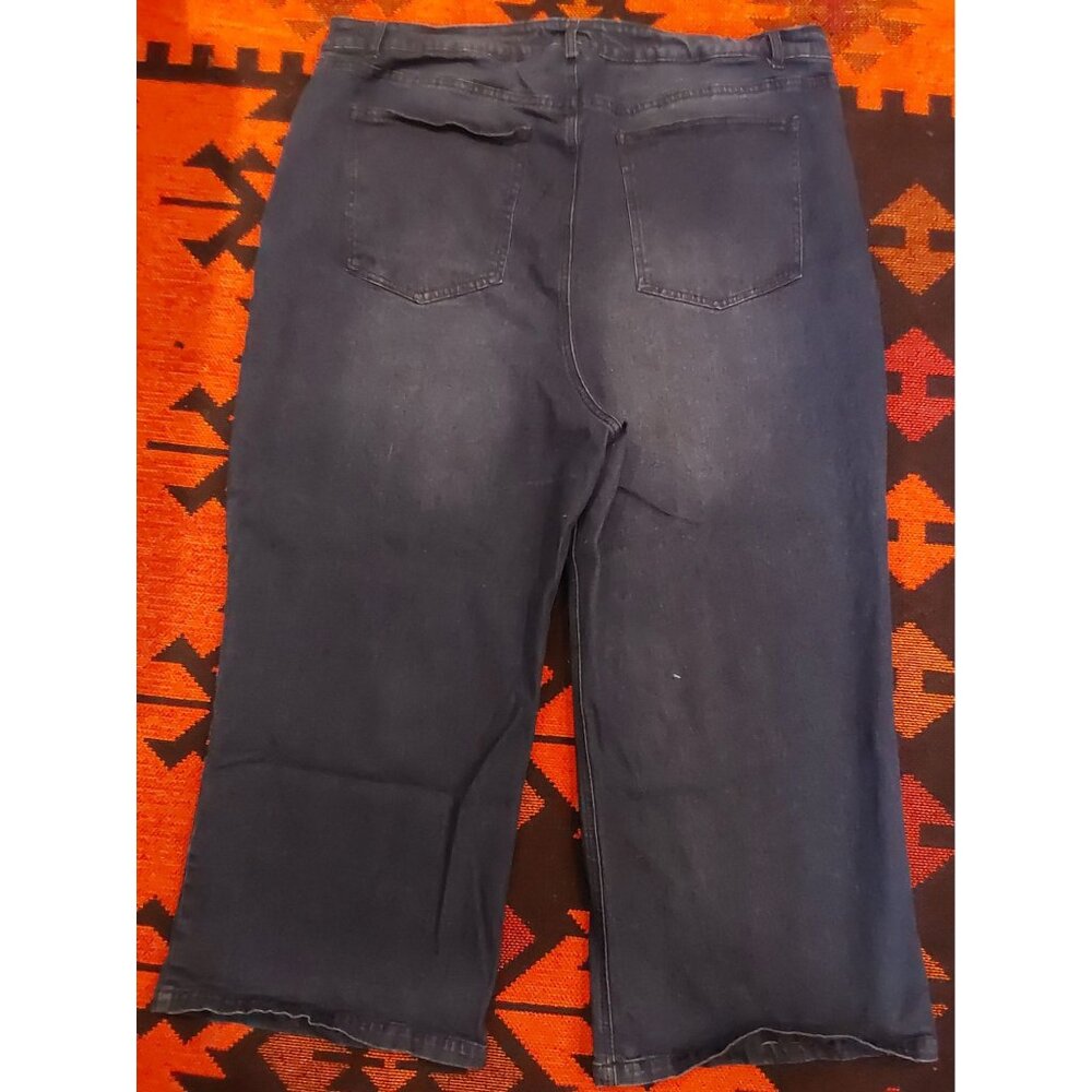 Rack & Stone Women's Plus Wide-leg Cropped Jeans. Button Fly. Size 22